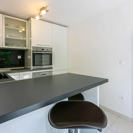 Beeindruckendes Direkt Am Mit Privater Terrasse, Privatparkplatz, Wifi, Grill *