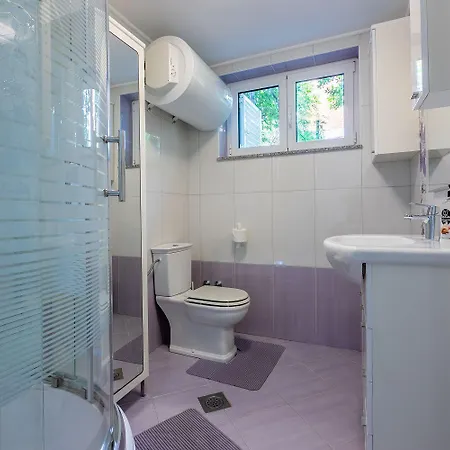 Beeindruckendes Direkt Am Mit Privater Terrasse, Privatparkplatz, Wifi, Grill *