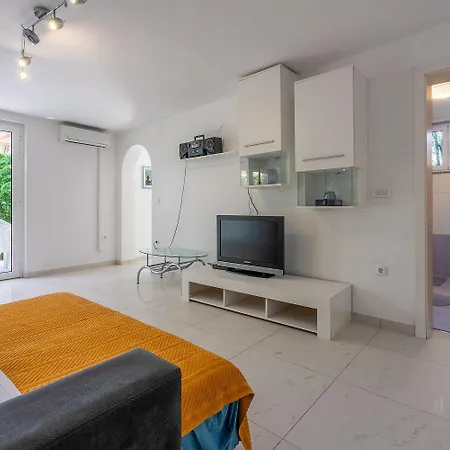 Апартаменты Beeindruckendes Direkt Am Mit Privater Terrasse, Privatparkplatz, Wifi, Grill