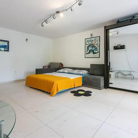 Beeindruckendes Direkt Am Mit Privater Terrasse, Privatparkplatz, Wifi, Grill