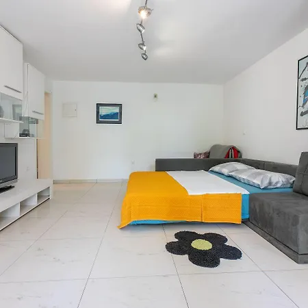 Beeindruckendes Direkt Am Mit Privater Terrasse, Privatparkplatz, Wifi, Grill