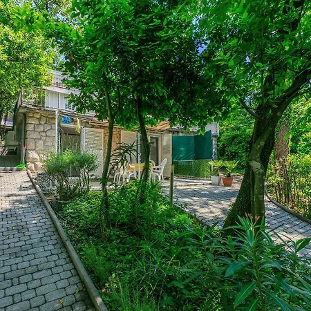 Beeindruckendes Direkt Am Mit Privater Terrasse, Privatparkplatz, Wifi, Grill