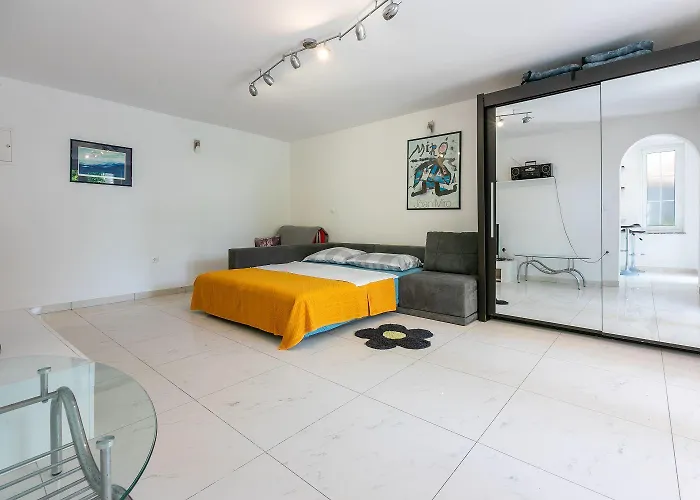 Beeindruckendes Direkt Am Mit Privater Terrasse, Privatparkplatz, Wifi, Grill