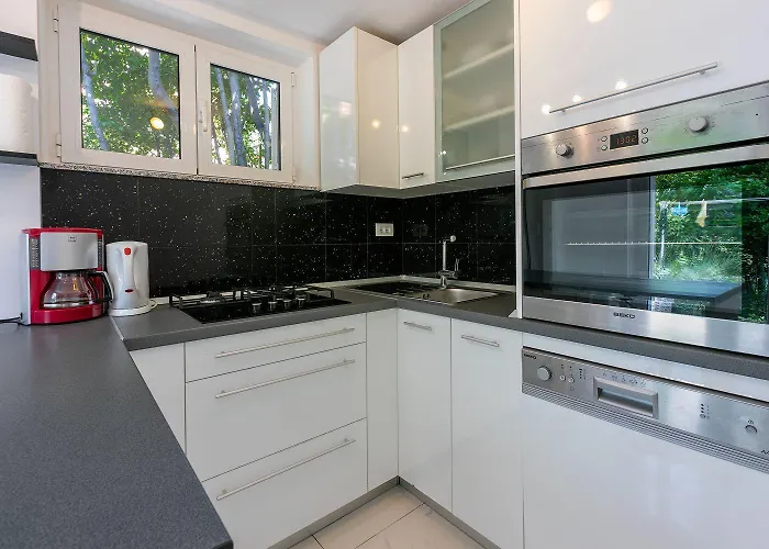 Beeindruckendes Direkt Am Mit Privater Terrasse, Privatparkplatz, Wifi, Grill * ツリクヴェニツァ
