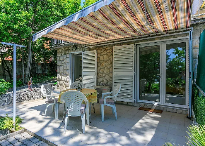 アパート Beeindruckendes Direkt Am Mit Privater Terrasse, Privatparkplatz, Wifi, Grill *